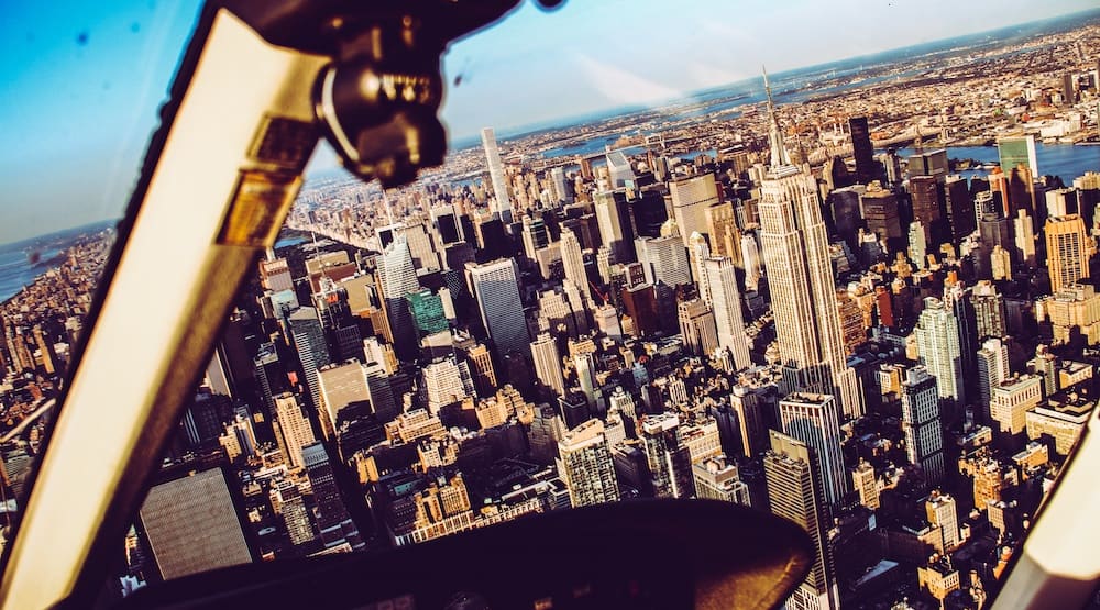 Blick aus dem Helikopter über New York City